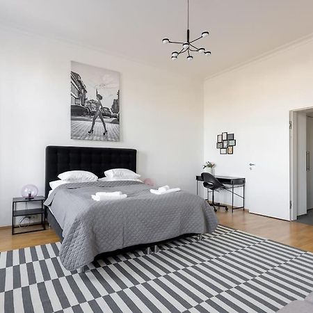 Franz 24 - Typical Viennese Apartment In The Heart Of Vienna Esterno foto