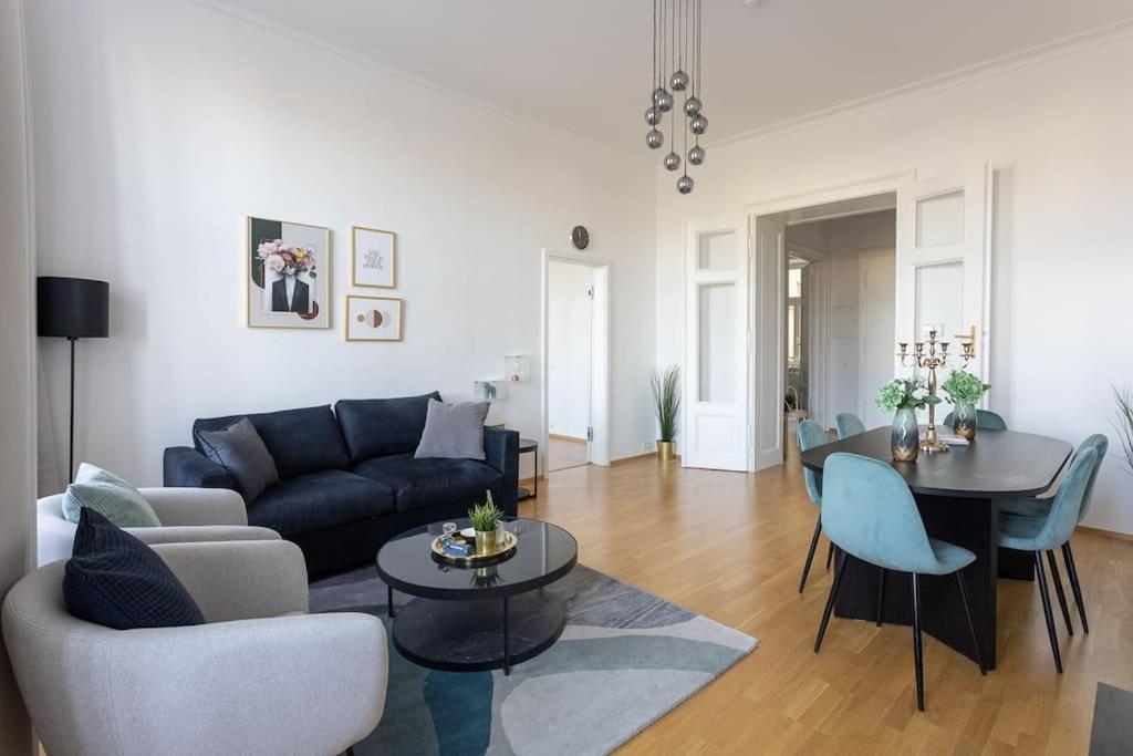 Franz 24 - Typical Viennese Apartment In The Heart Of Vienna Esterno foto
