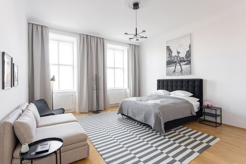 Franz 24 - Typical Viennese Apartment In The Heart Of Vienna Esterno foto