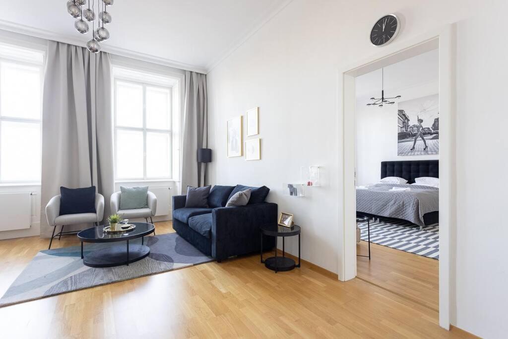 Franz 24 - Typical Viennese Apartment In The Heart Of Vienna Esterno foto