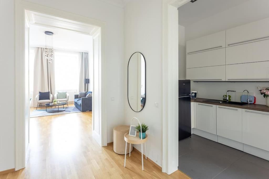 Franz 24 - Typical Viennese Apartment In The Heart Of Vienna Esterno foto